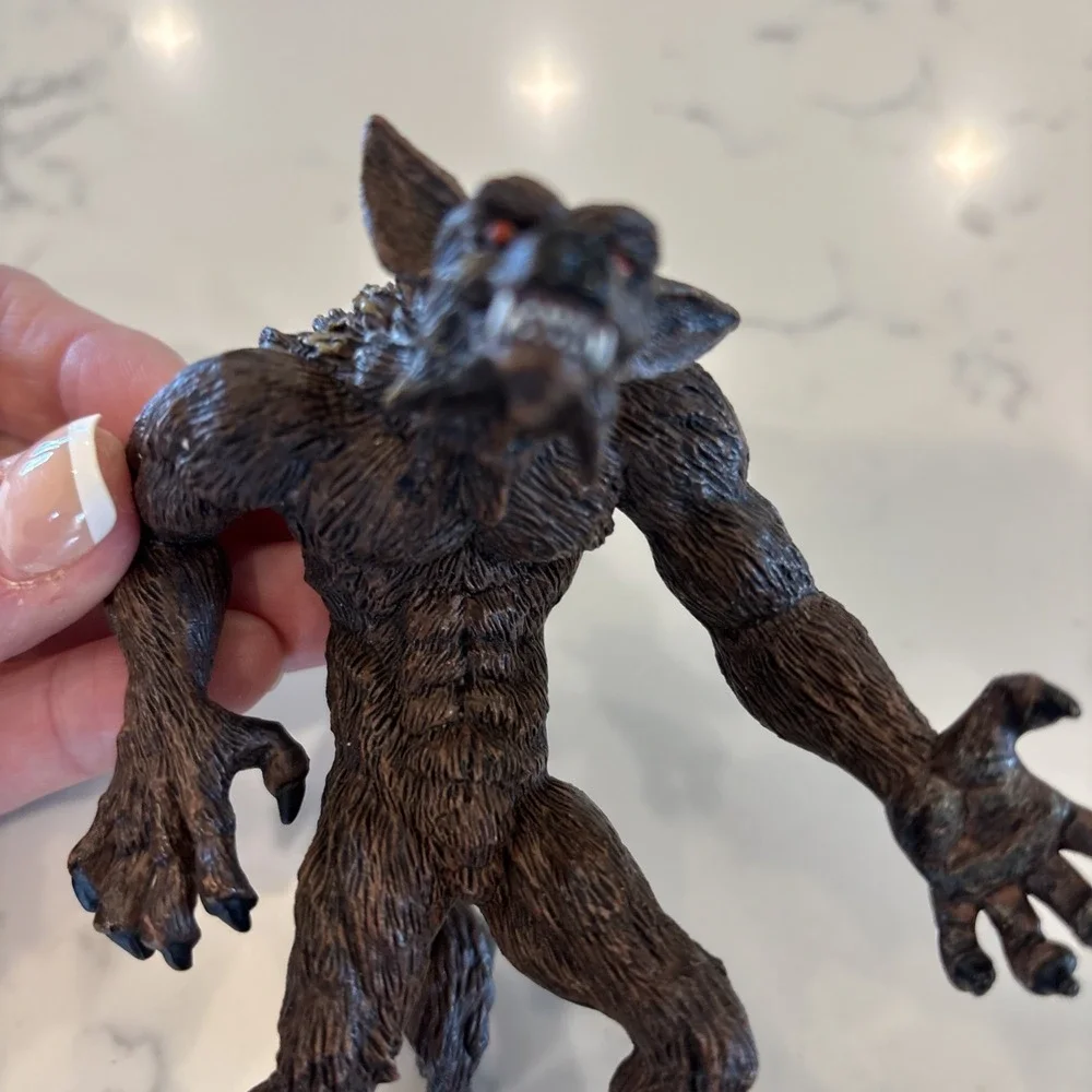 Safari Ltd. Painted Werewolf 0319 Wolfman Lycanthrope Figure‎ Dated 2017 EUC